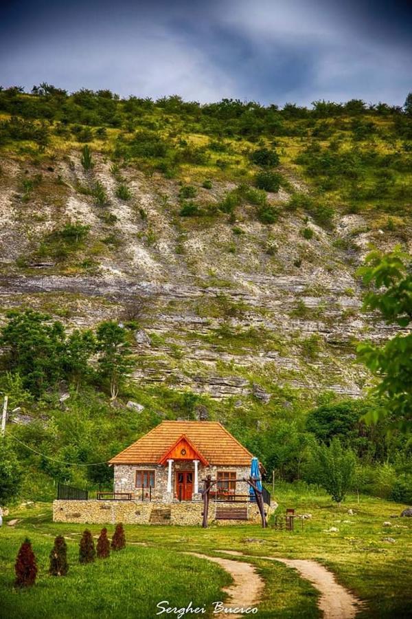 Casa Agricultorului Varzari Butuceny Exterior foto