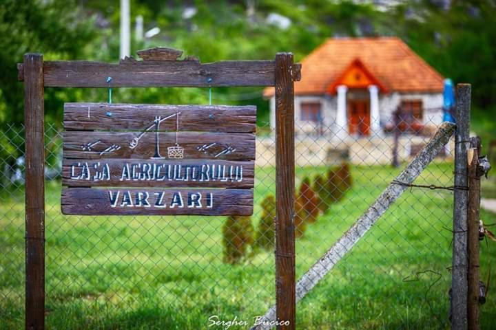 Casa Agricultorului Varzari Butuceny Exterior foto